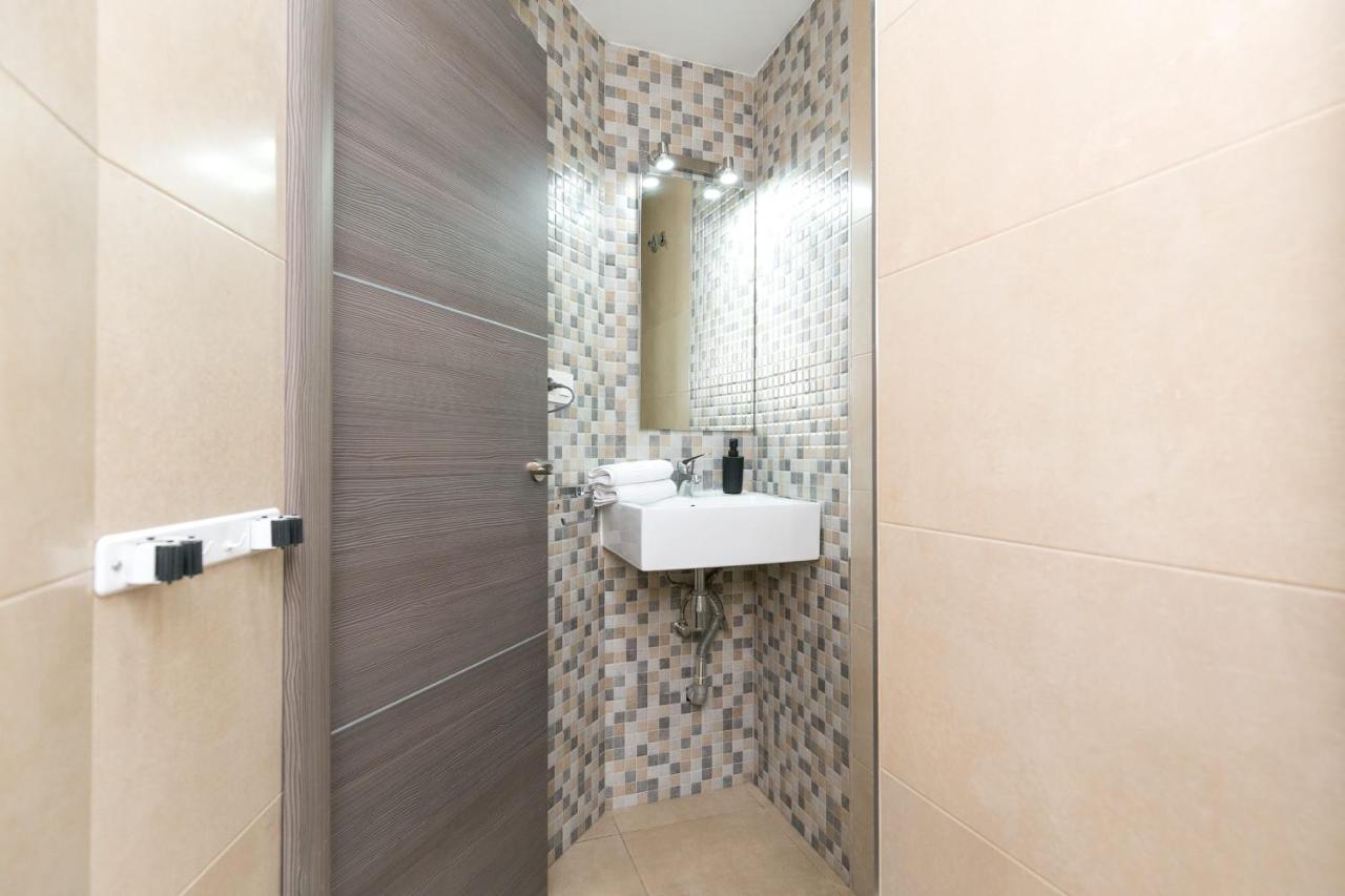 One-Bedroom Apartment,1400196755:JPEG
